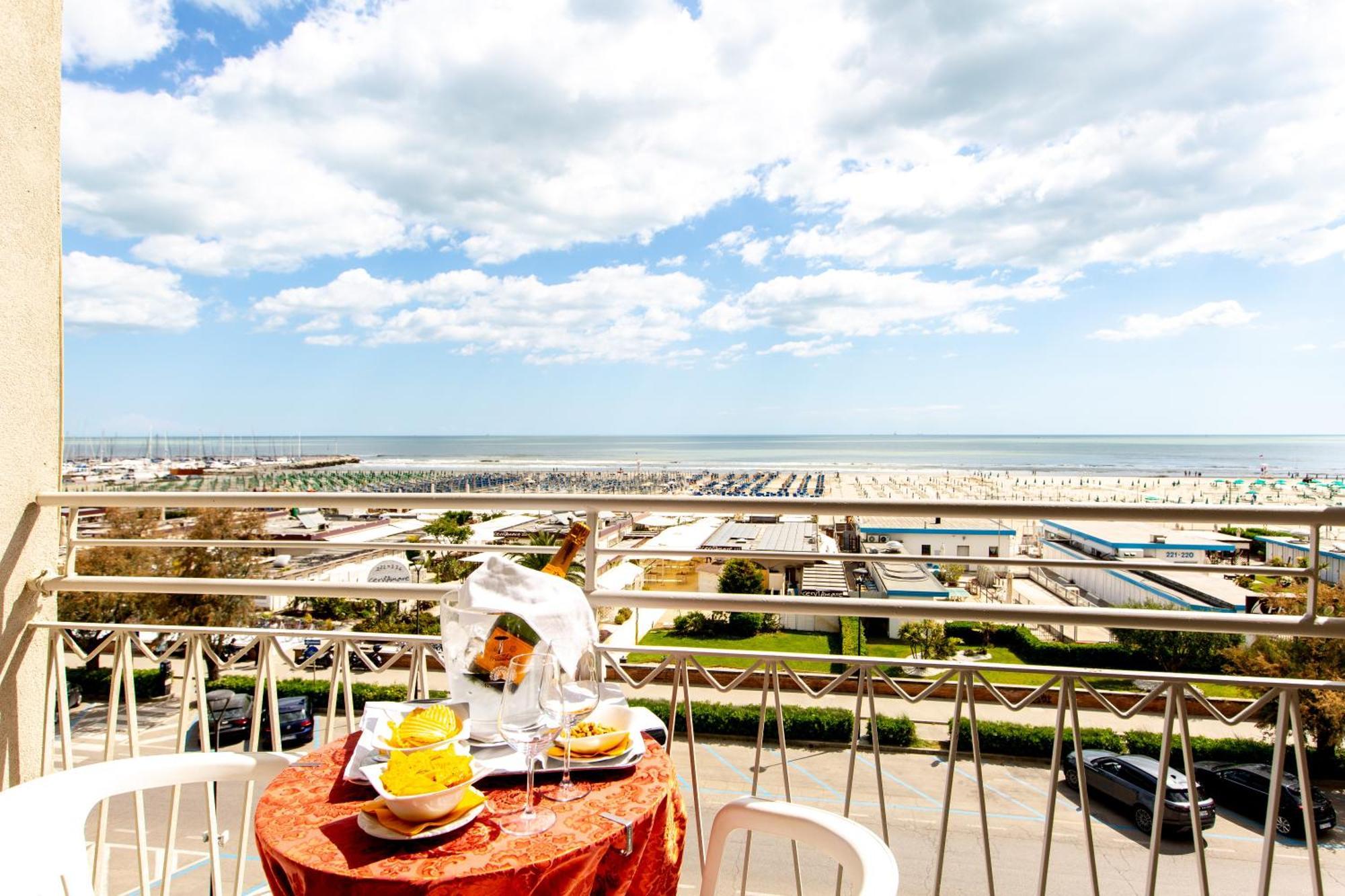 Hotel Lungomare Cervia Kültér fotó