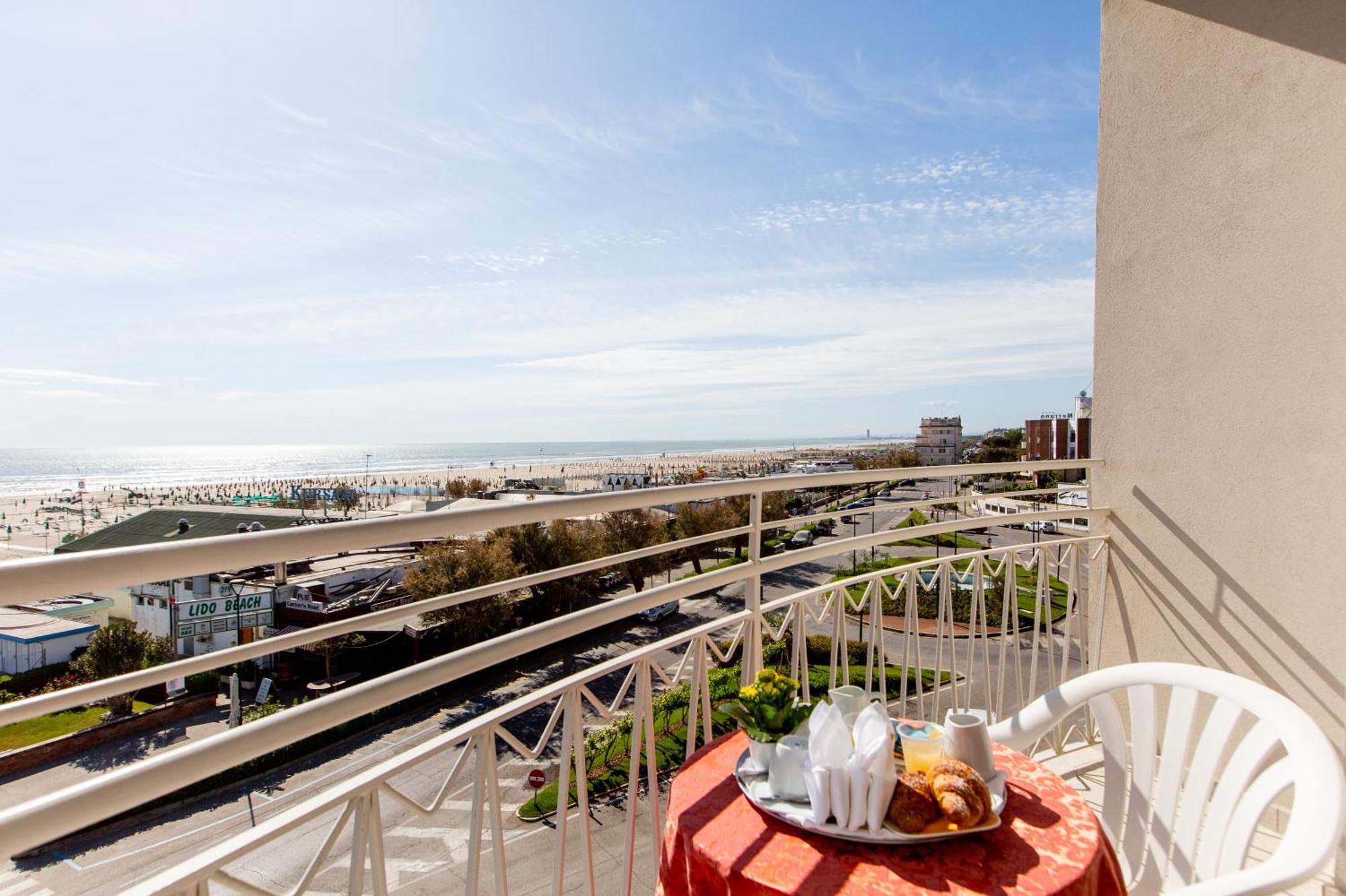 Hotel Lungomare Cervia Kültér fotó