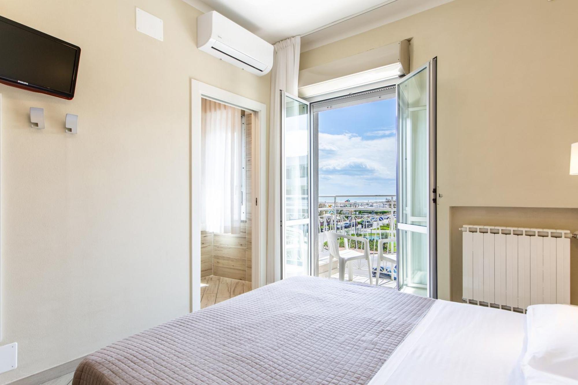 Hotel Lungomare Cervia Kültér fotó