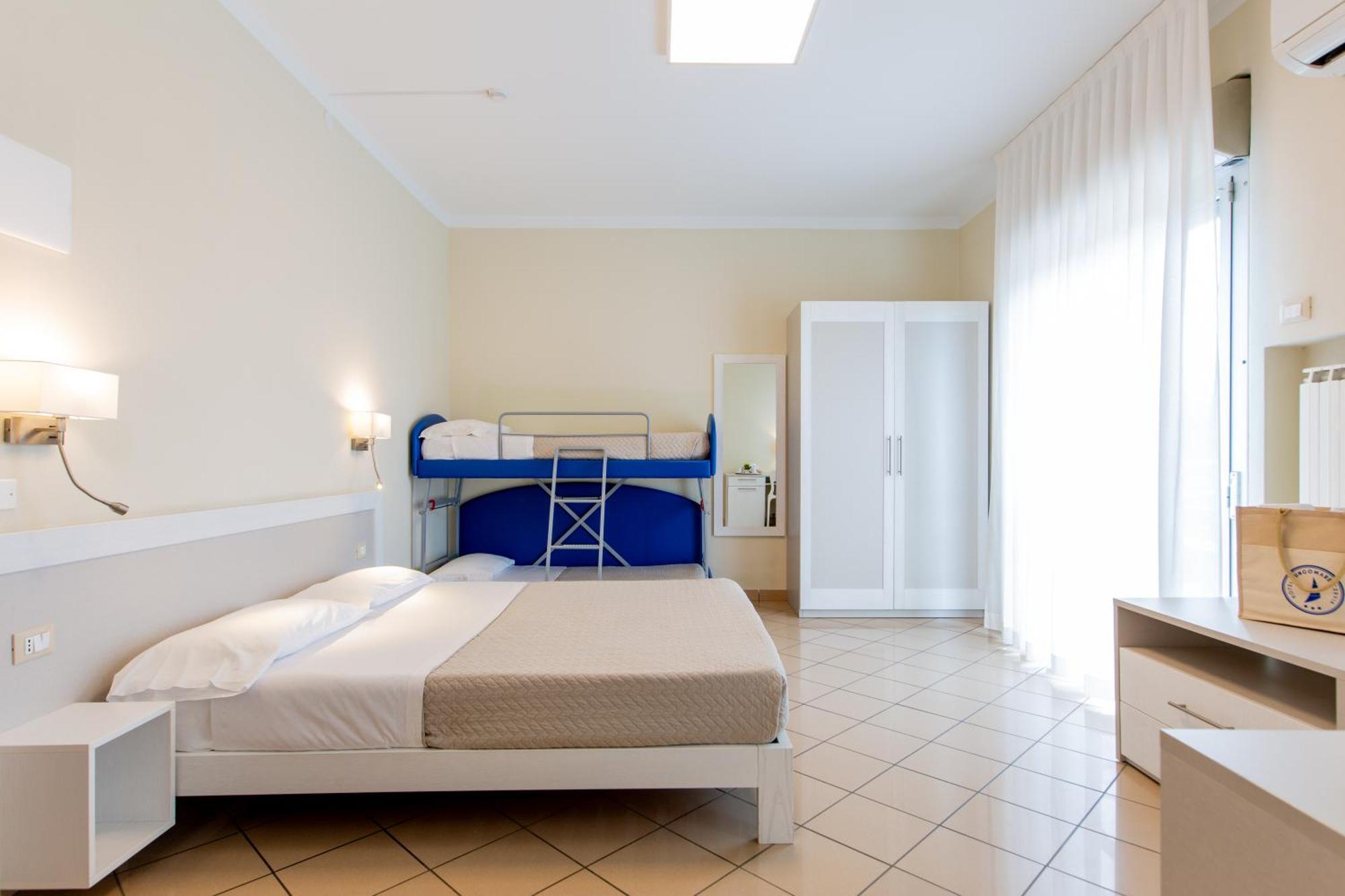 Hotel Lungomare Cervia Kültér fotó