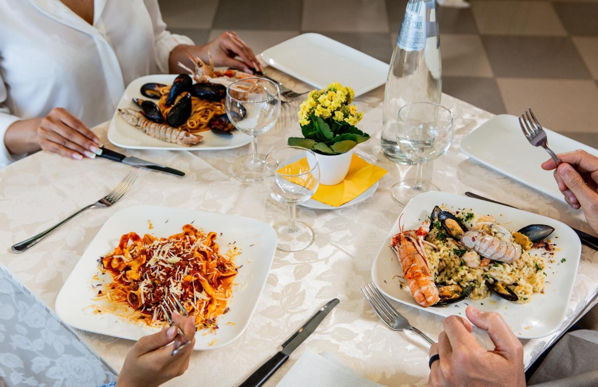 Hotel Lungomare Cervia Kültér fotó